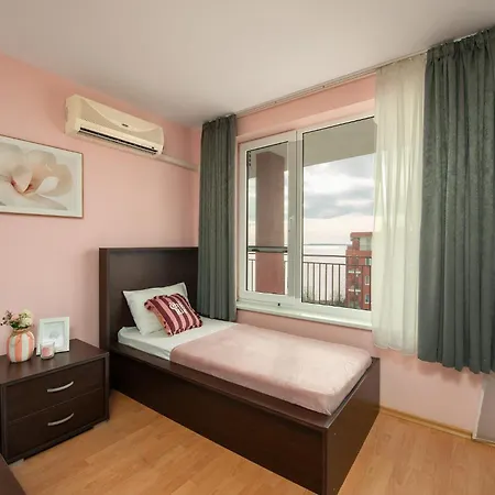 Marina And Panorama Deluxe Апартамент Бургас