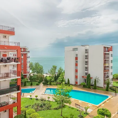 Апартамент Marina And Panorama Deluxe *